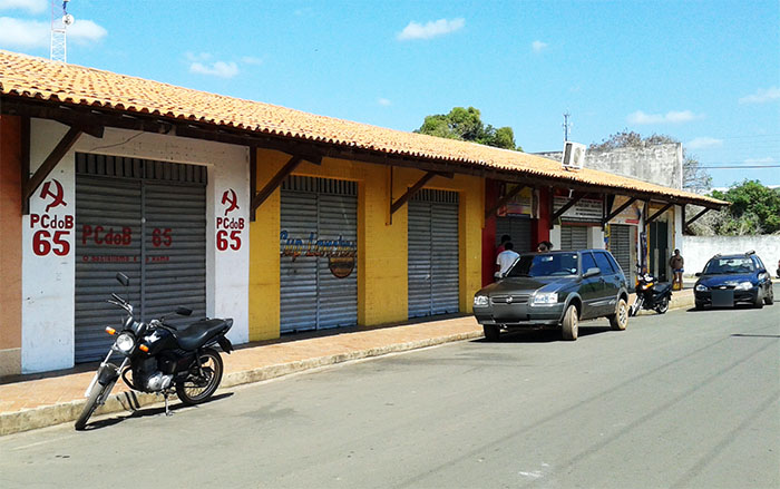 Bandidos arrombam duas lojas em Altos e ainda ameaçam radialista com revólver